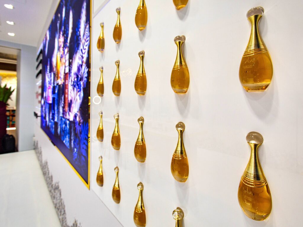 Dior-Atelier-of-Dreams-perfume-display