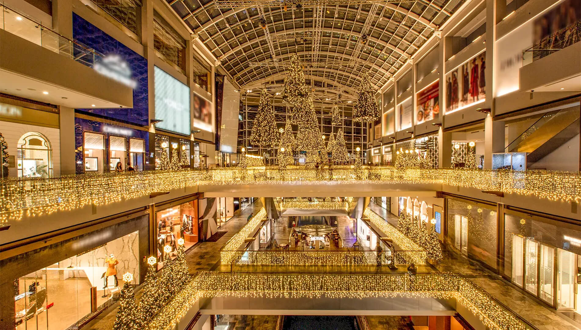Transforming Retail Spaces with Festive Decorations