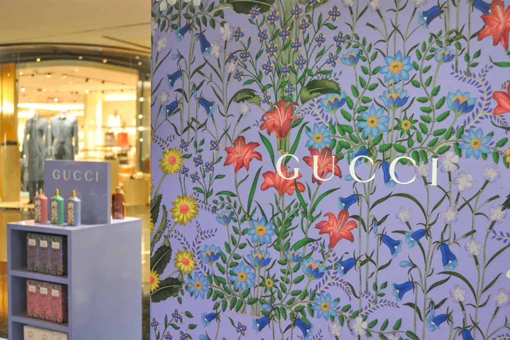 Gucci Flora Gorgeous Magnolia Pop-Up Facade Wallpaper Close-Up
