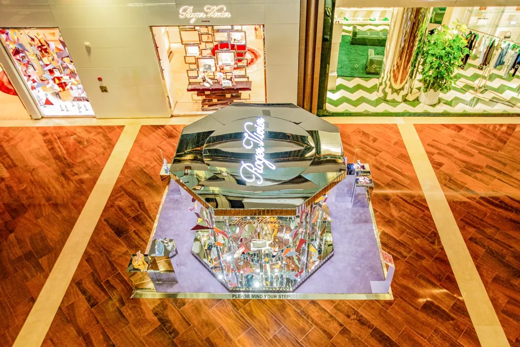 Roger Vivier Pop-Up Display