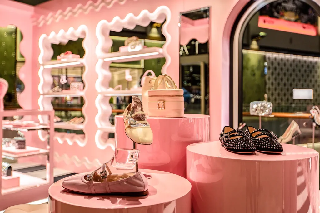 Roger Vivier 'VIVIER OP-TICAL' Retail Fit-Out Interior Close-Up