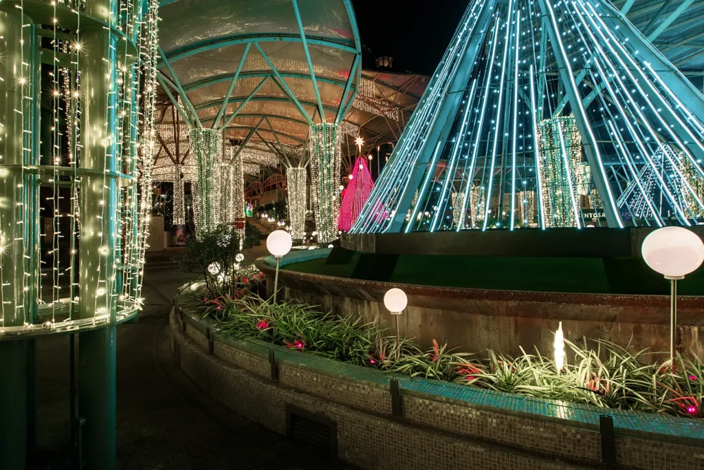 Resorts World Sentosa Lake of Dreams Christmas Festive Decoration 2024 Close-Up