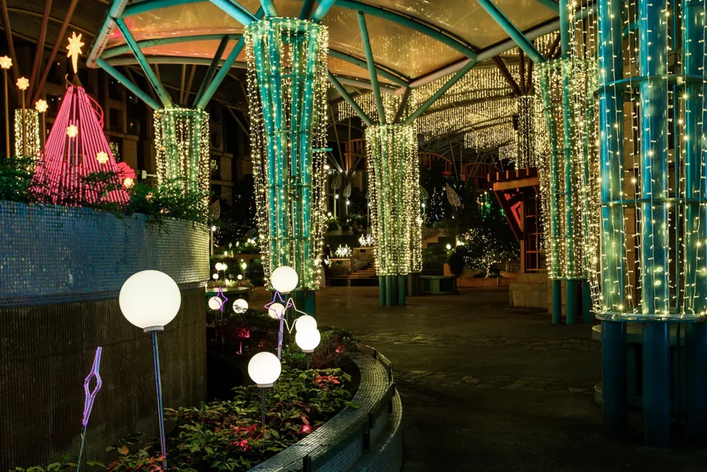 Resorts World Sentosa Lake of Dreams Christmas Festive Decoration 2024 Close-Up