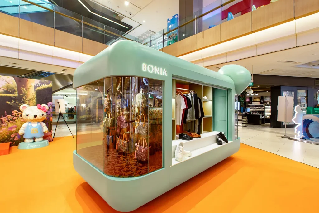 BONIA Bear Club - Image 6 BONIA Bear Club Pop-Up - Mobile Kiosk
