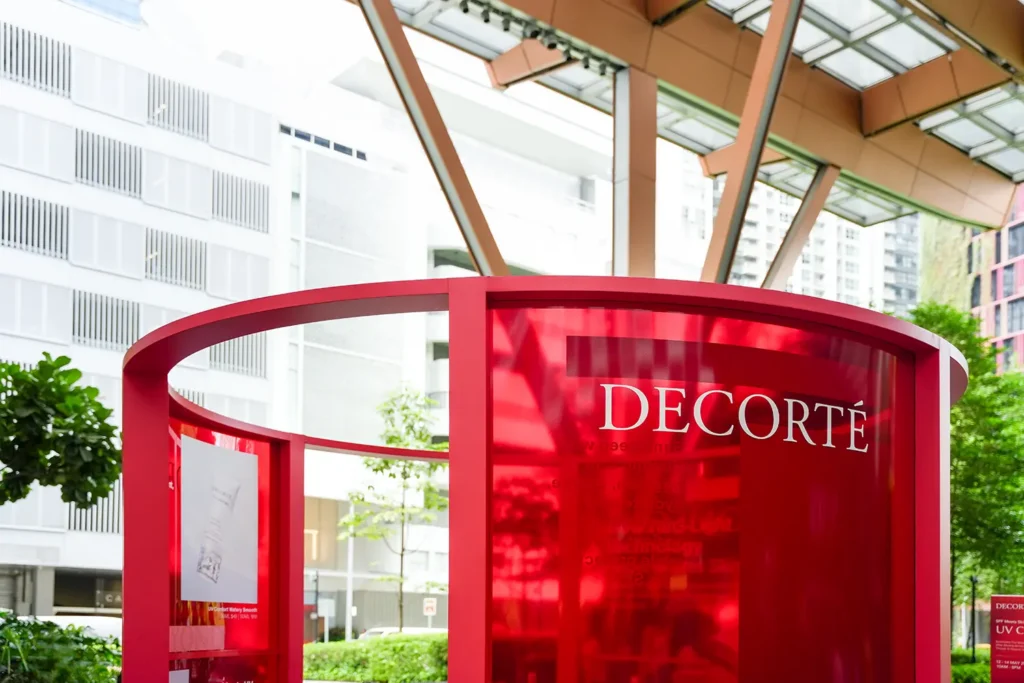 DECORTÉ UV Comfort Sunscreen Pop-Up @ Guoco Tower Urban Park - Image 3 DECORTÉ UV Comfort Sunscreen Pop-Up - Close-Up