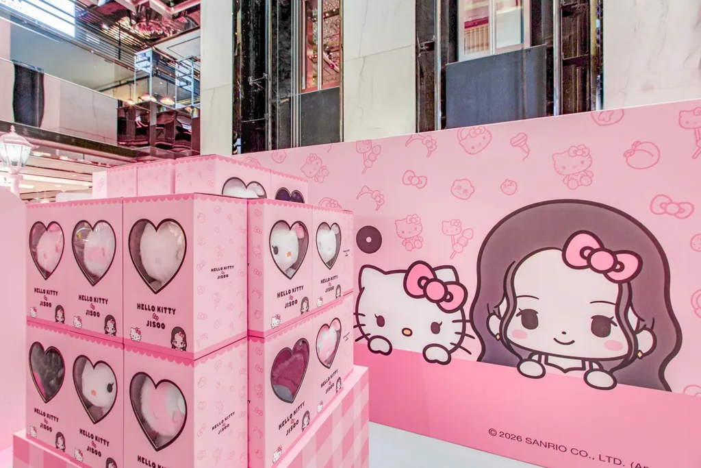 Hello Kitty X Jisoo - Close-Up